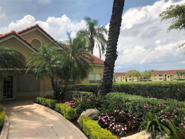 Building Photo - 12430 Vista Isles Dr