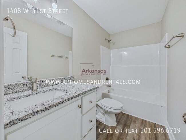 Building Photo - 1408 W 41st St