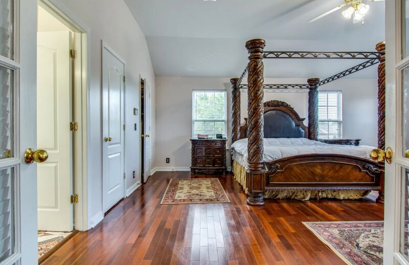 Building Photo - 6777 Autumn Oaks Dr