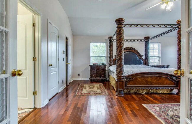 Building Photo - 6777 Autumn Oaks Dr