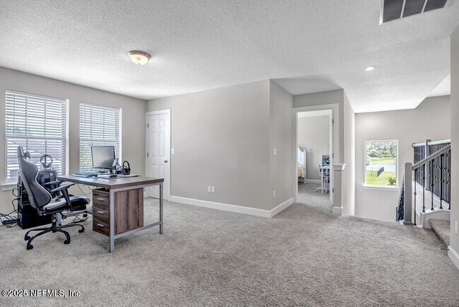 Building Photo - 23 Catesby Ln