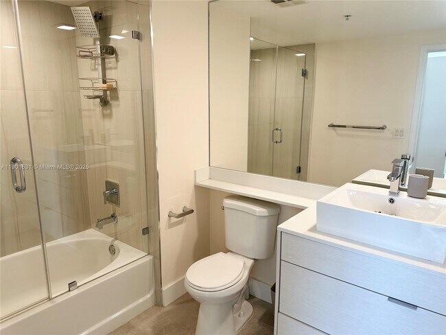 Building Photo - 335 S Biscayne Blvd