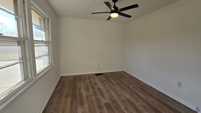 Building Photo - 101 Vivian Dr