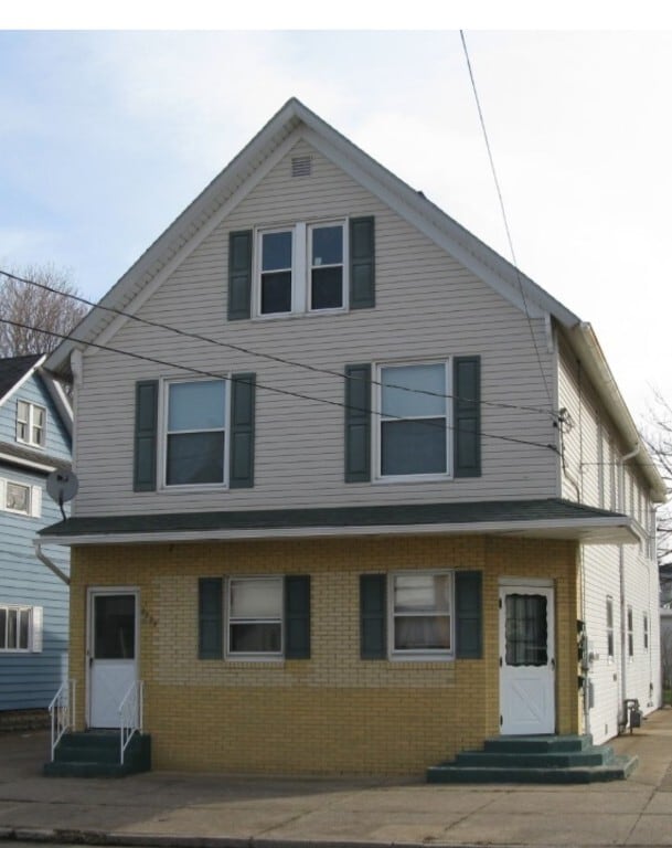 Building Photo - 2225 Poplar St