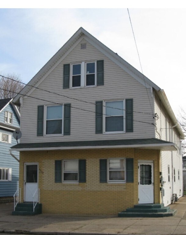 Primary Photo - 2225 Poplar St