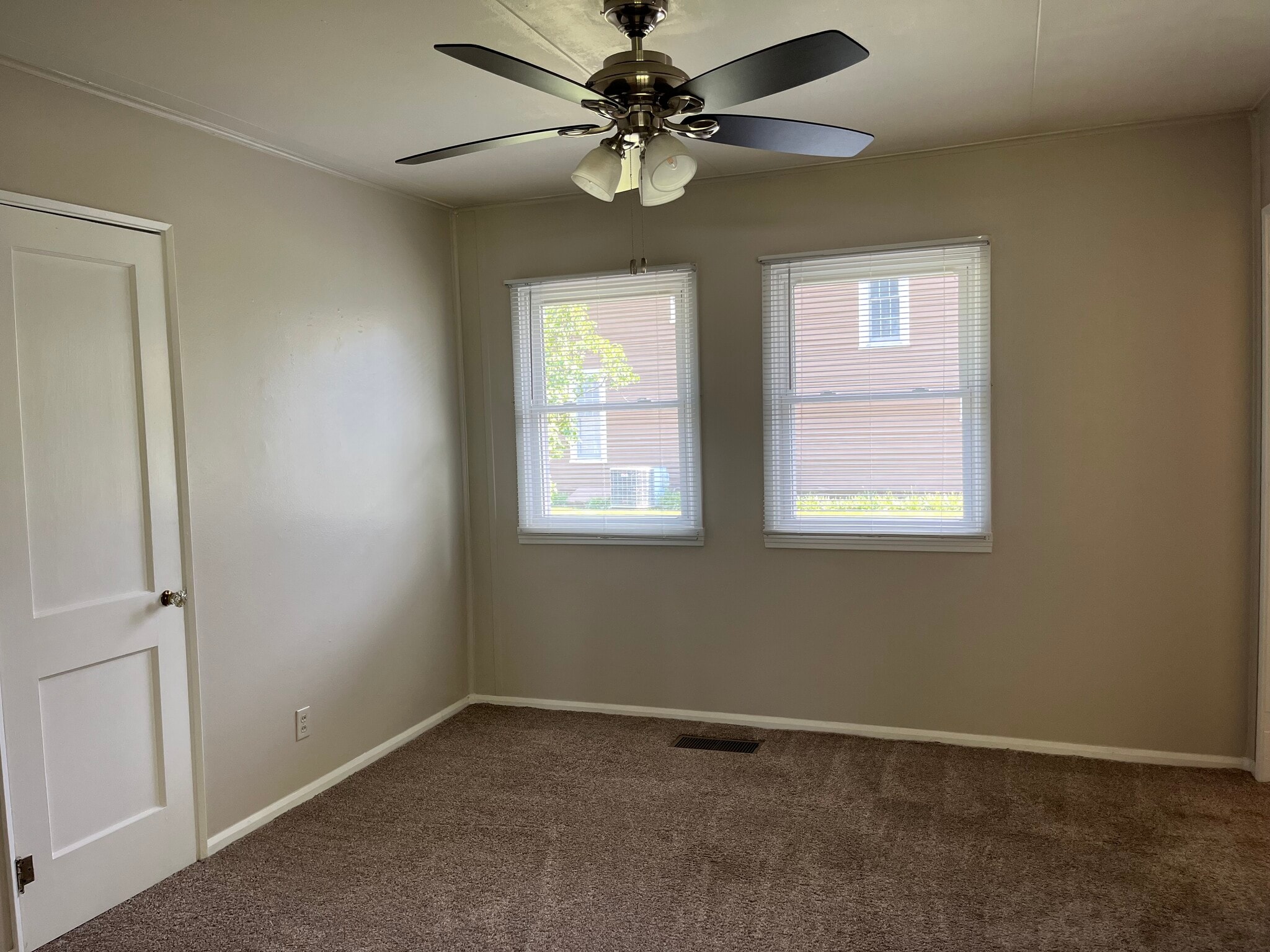 Building Photo - 25 Cascade Ter