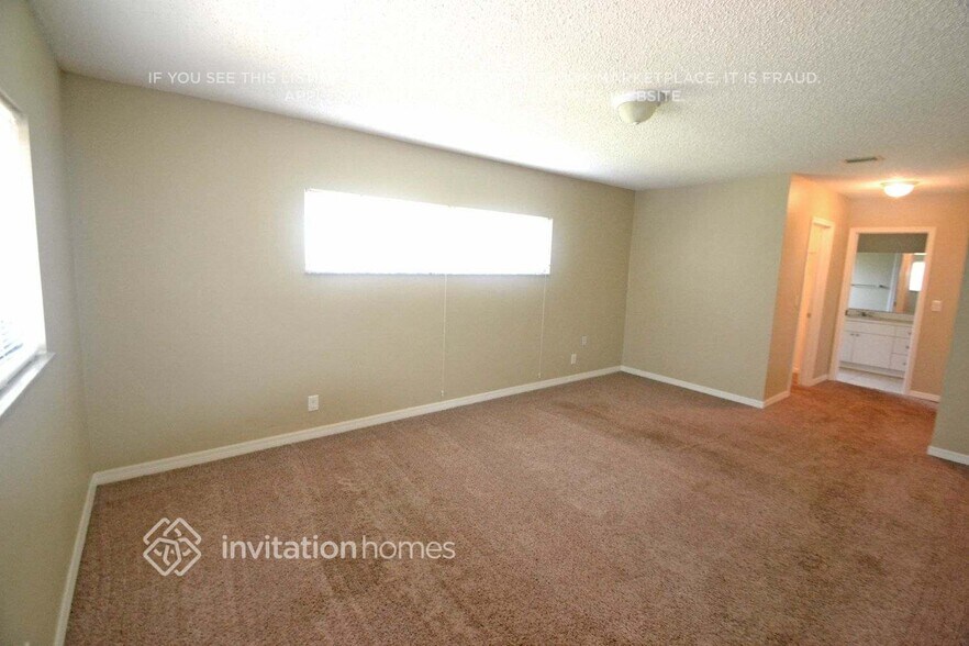 Building Photo - 10851 NW 32nd Ct