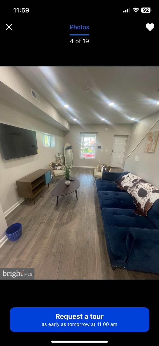 Building Photo - 2800 Violet Ave