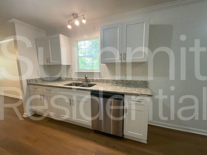 Building Photo - 651 Langston Dr SW