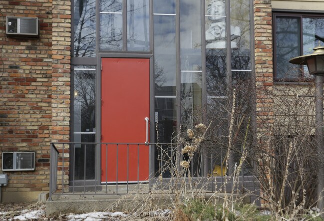 Building Photo - 2438 Grand Ave S