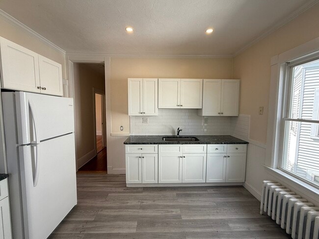 Building Photo - 93 Sydney St