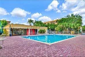 Building Photo - 9210 Fontainebleau Blvd