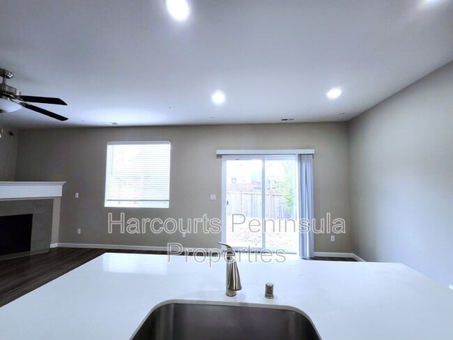 Building Photo - 4785 Driftwood St