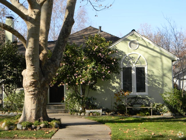 Building Photo - 632 36th St
