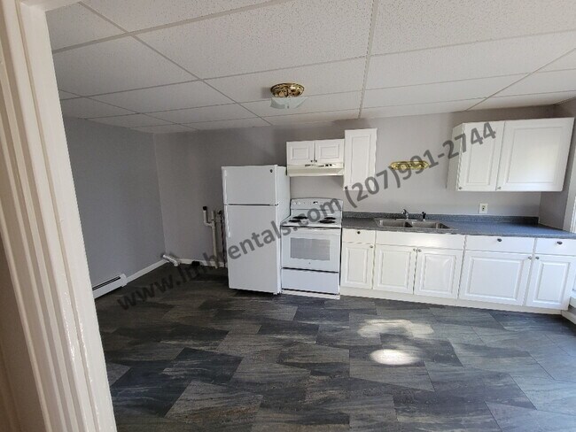 Primary Photo - 97 Grove St