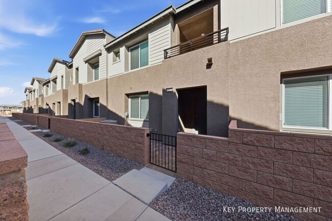 Building Photo - 1529 Layla Crossing Ave