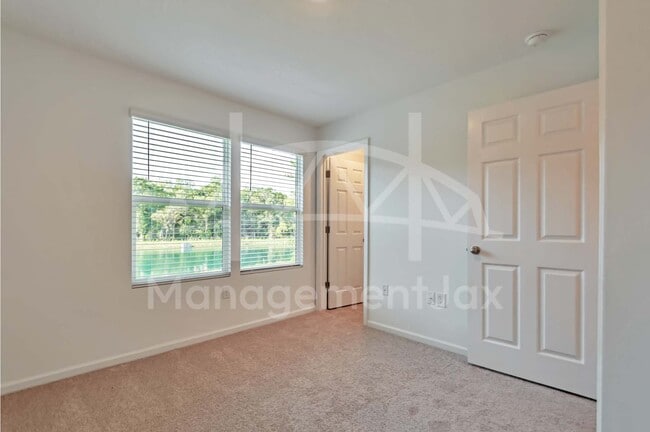 Building Photo - 8373 Zenith Cir