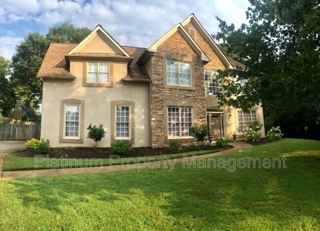 Building Photo - 3335 Woodside Ct