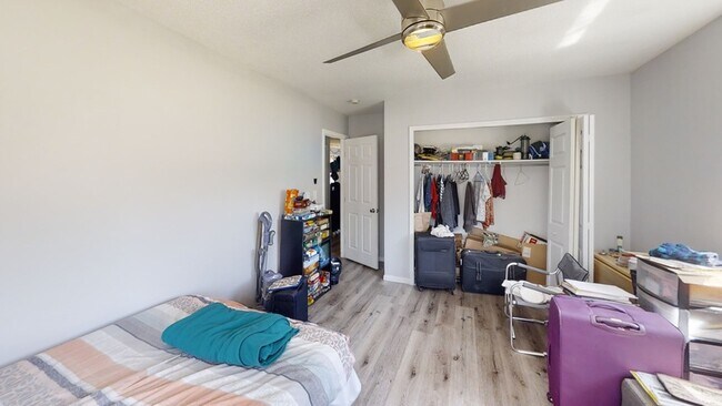 Building Photo - 1302 W Huron St