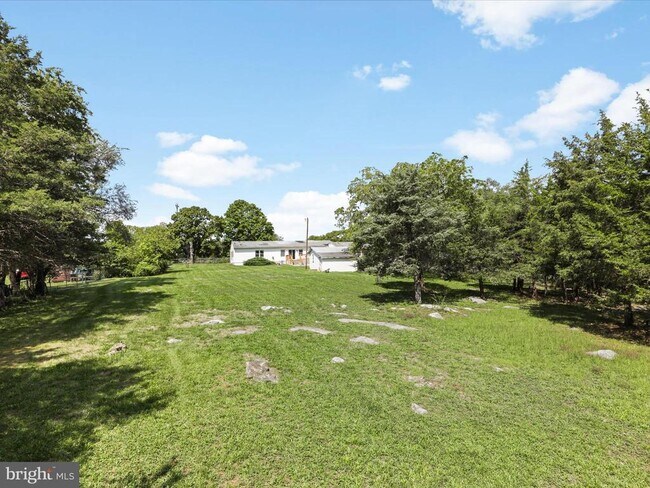 Building Photo - 6721 Winchester Rd