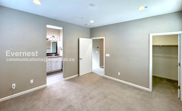 Building Photo - 81 Middleton Pl