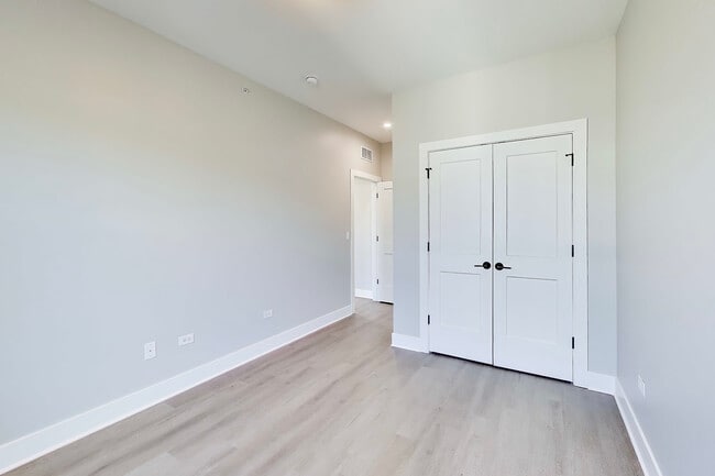 Building Photo - 5424 Old Orchard Rd