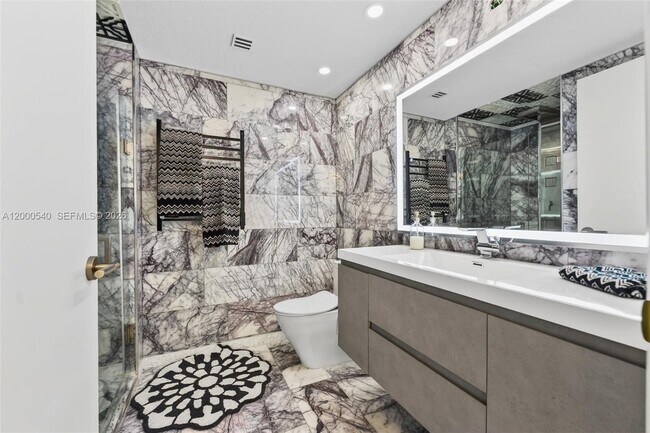 Building Photo - 90 SW 3rd St