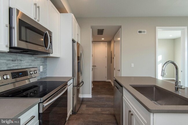 Building Photo - 1340 S 13th St