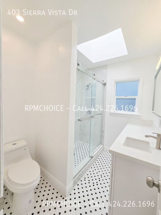 Building Photo - 403 Sierra Vista Dr