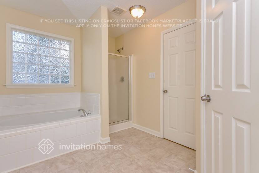 Building Photo - 508 Zircon Ln