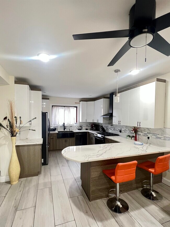 Building Photo - 4 Highview Rd