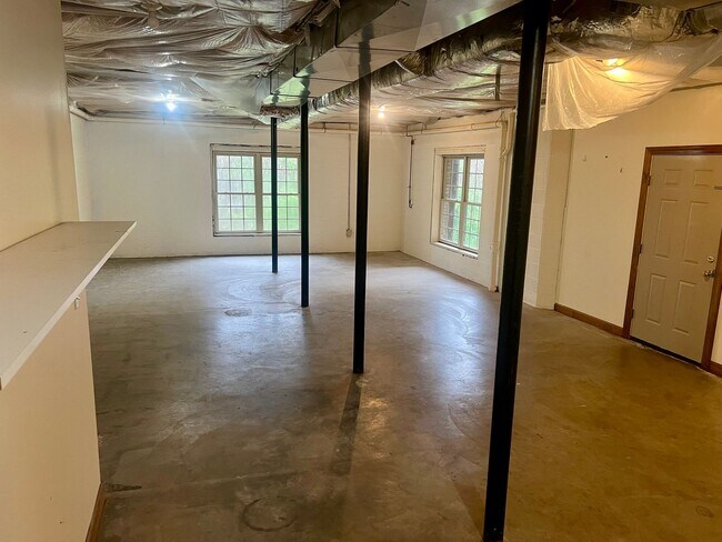 Building Photo - 1212 Ridgewood Ct