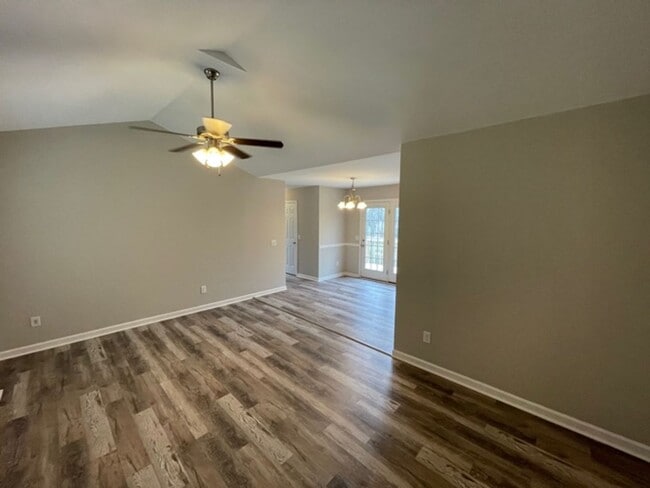 Building Photo - Fantastic Graham Home For Rent!
