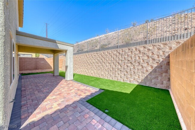 Building Photo - 2760 Drummossie Dr