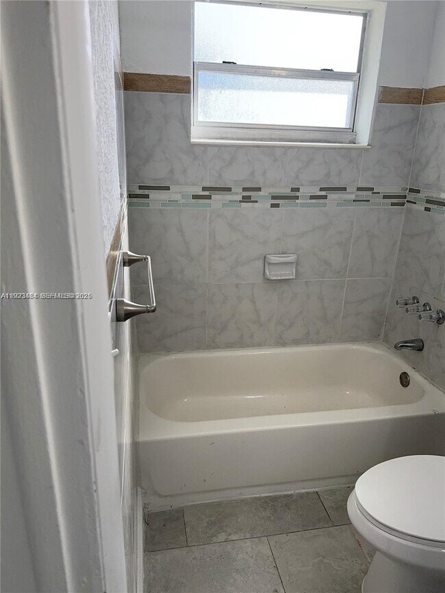 Building Photo - 1429 NE 118th Terrace