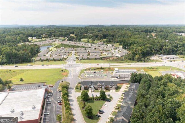 Building Photo - 17 Village Glen