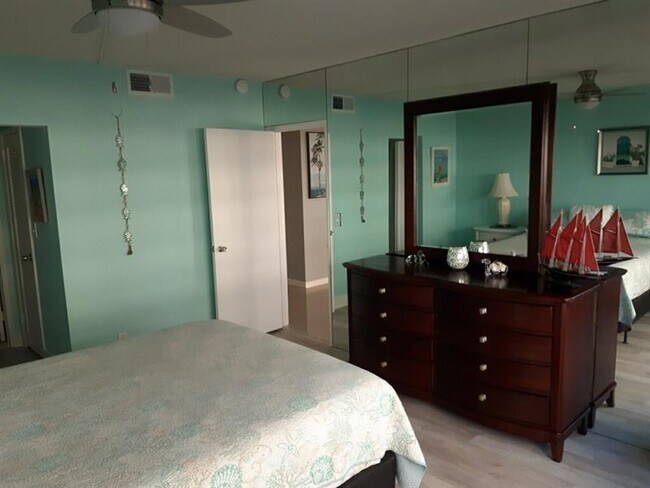Building Photo - 3800 Galt Ocean Dr