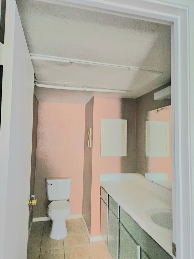 Building Photo - 8421 Hearth Dr