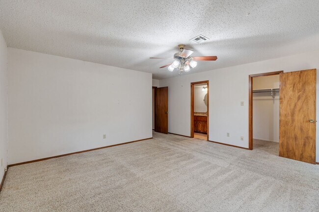 Building Photo - Well-Kept Home in Crosby Park Estates