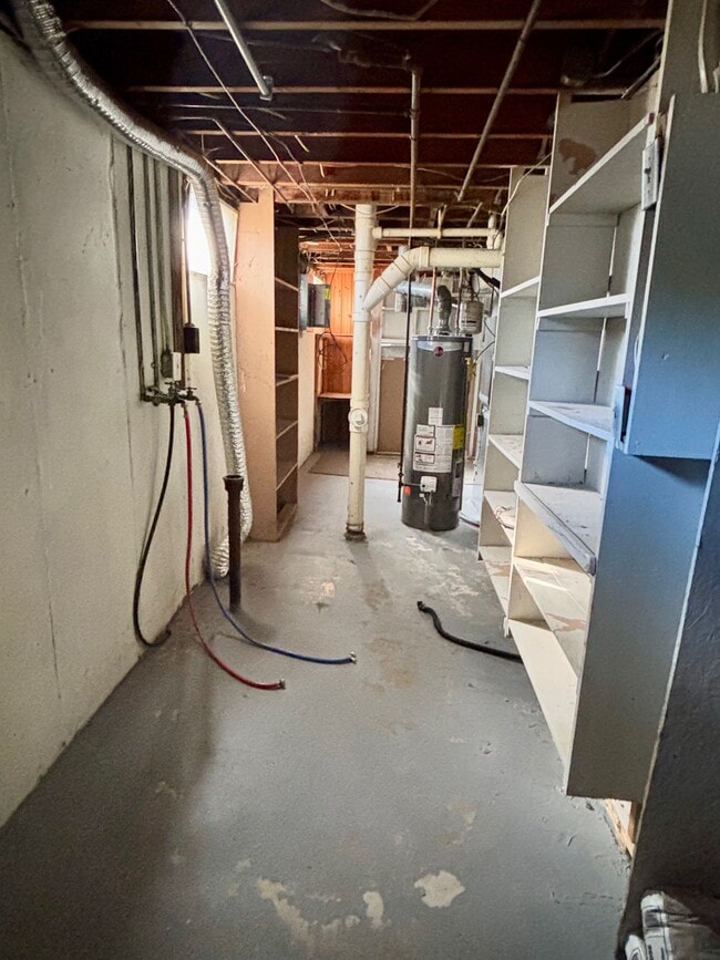 Building Photo - 710 Loyola Dr