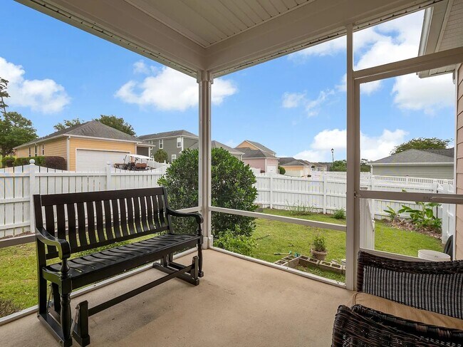 Building Photo - 3025 Four Oaks Blvd