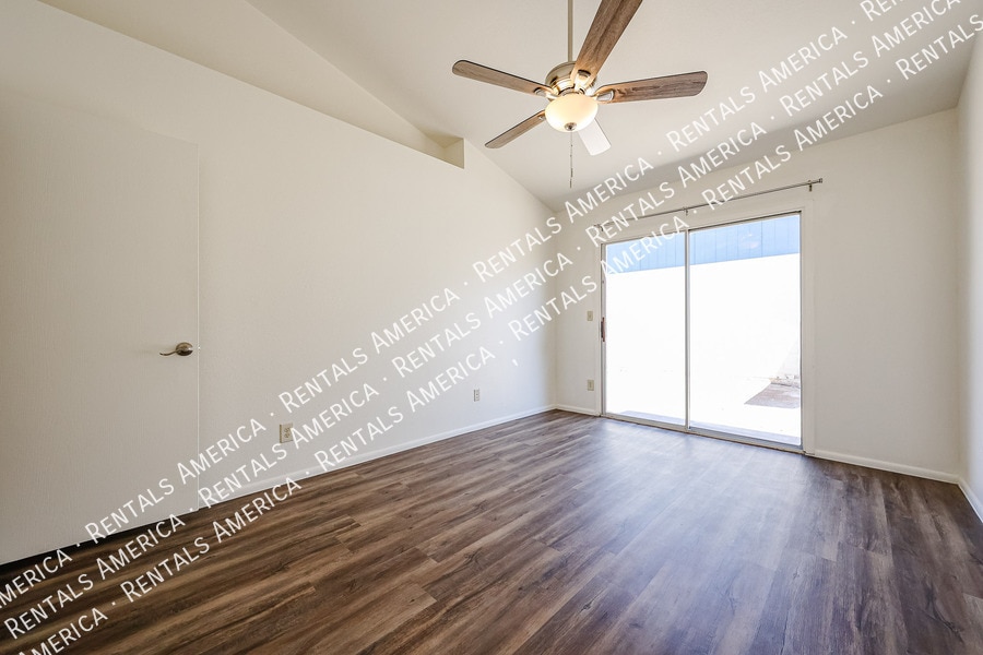Building Photo - 1055 N Recker Rd