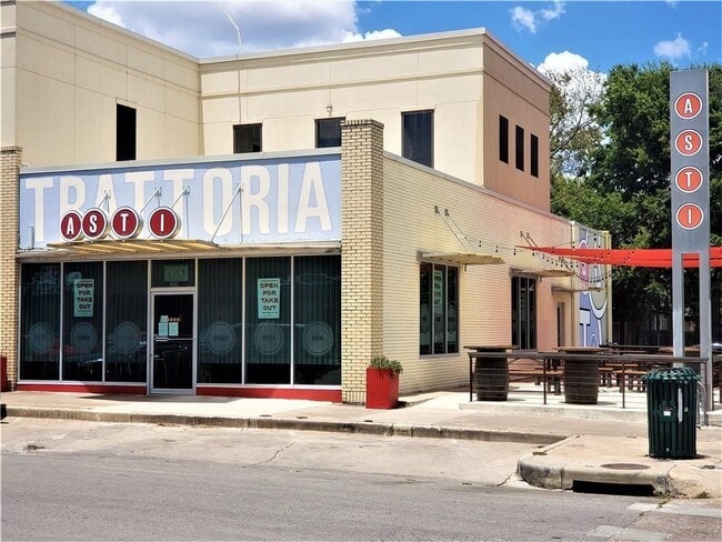 Building Photo - 509 E 43rd St