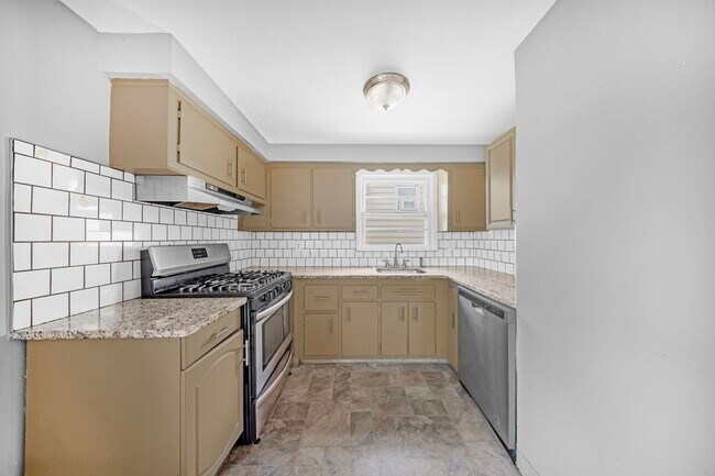 Building Photo - 420 Kipp Ave