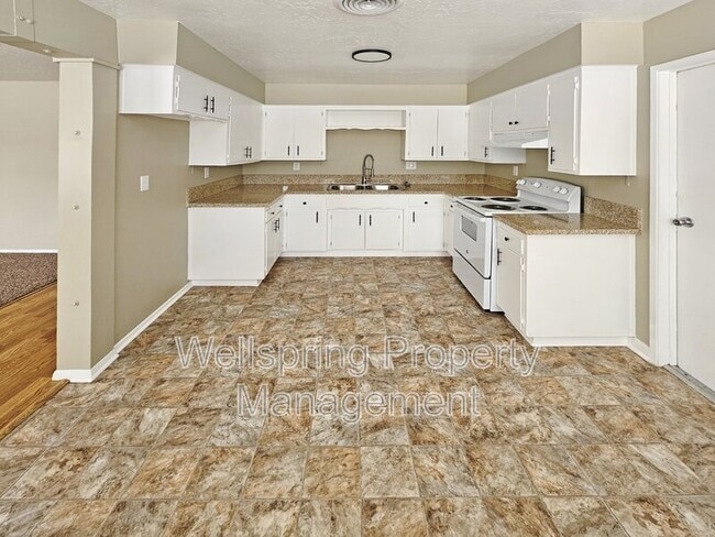 Building Photo - 6552 Valley Ave