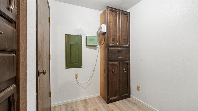 Building Photo - Stunning 4-Bedroom Modern Home in West Richland