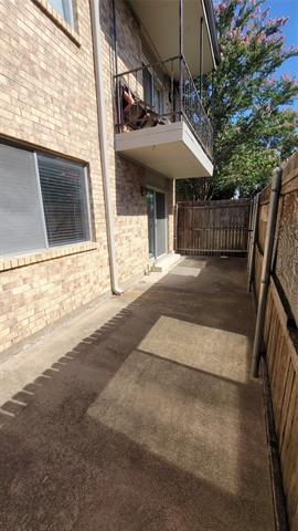 Building Photo - 7903 Meadow Park Dr