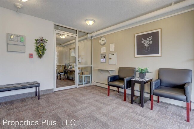 Building Photo - 2 br, 1 bath House - 13500 E Cornell Ave #102