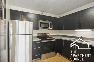 Building Photo - 1000 N La Salle Dr