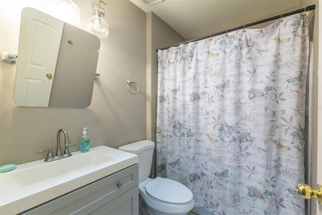 Building Photo - 7205 White Oaks Rd